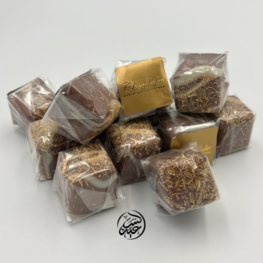 hazelnut kunafa milk chocolate شوكولاتة حليب محشوة كريم البندق و عجينة الكنافة - بهارات و عطارة السعيد