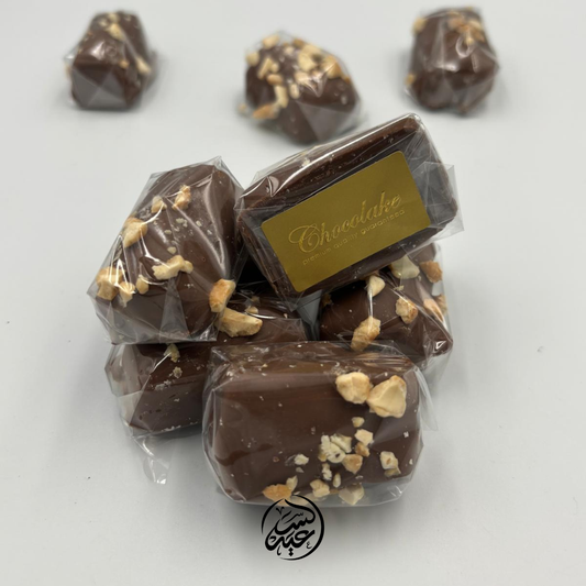 Milk chocolate coated cashew baklava بقلاوة الكاجو مغطاة بالشوكولاتة بالحليب - بهارات و عطارة السعيد