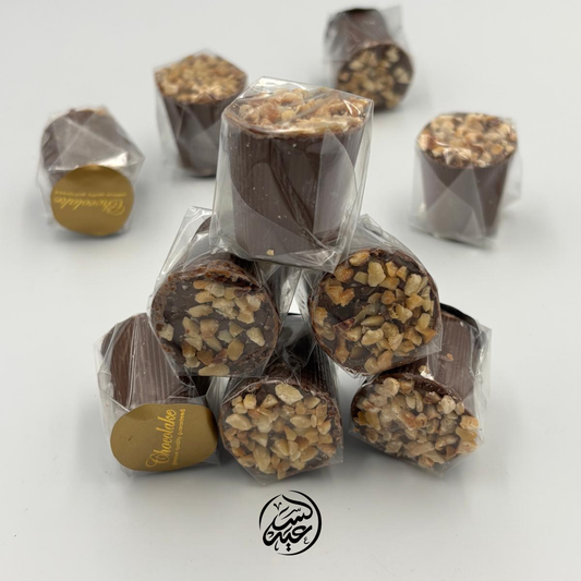 hazelnut cocoa Milk chocolate شوكولاتة بالحليب محشوة بكريمة البندق والكاكاو - بهارات و عطارة السعيد