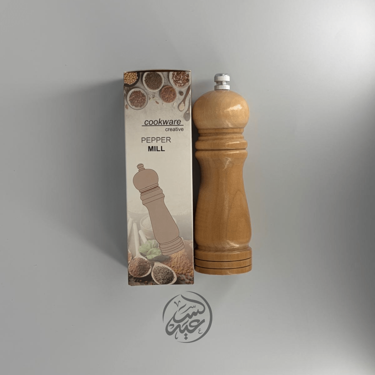 wooden hand grinder مطحنة يدوية خشبية - بهارات و عطارة السعيد